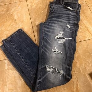 American Eagle 28x32 Distressed Blue Jeans